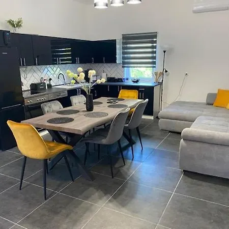 Apartament Dora Vendeghaz